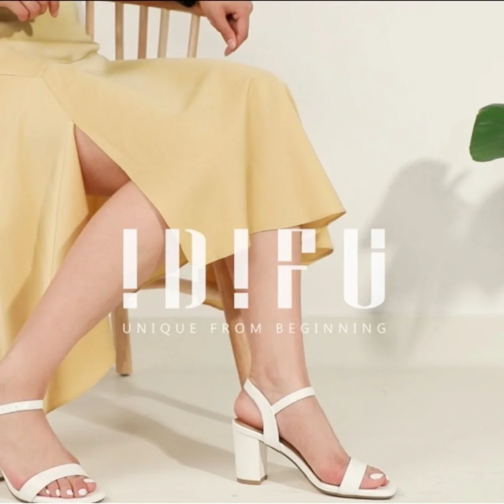 IDIFU Shimmering Silver Heels